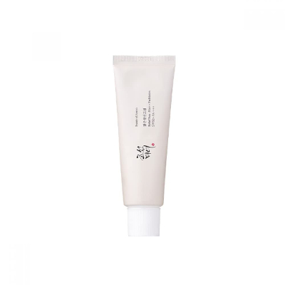 Experience Ultimate Sun Protection with this Lightweight, Soothing Sunscreen