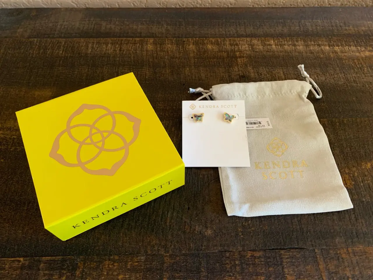 Elegant 14K White Gold Necklace by Kendra Scott: A Must-Have Deal